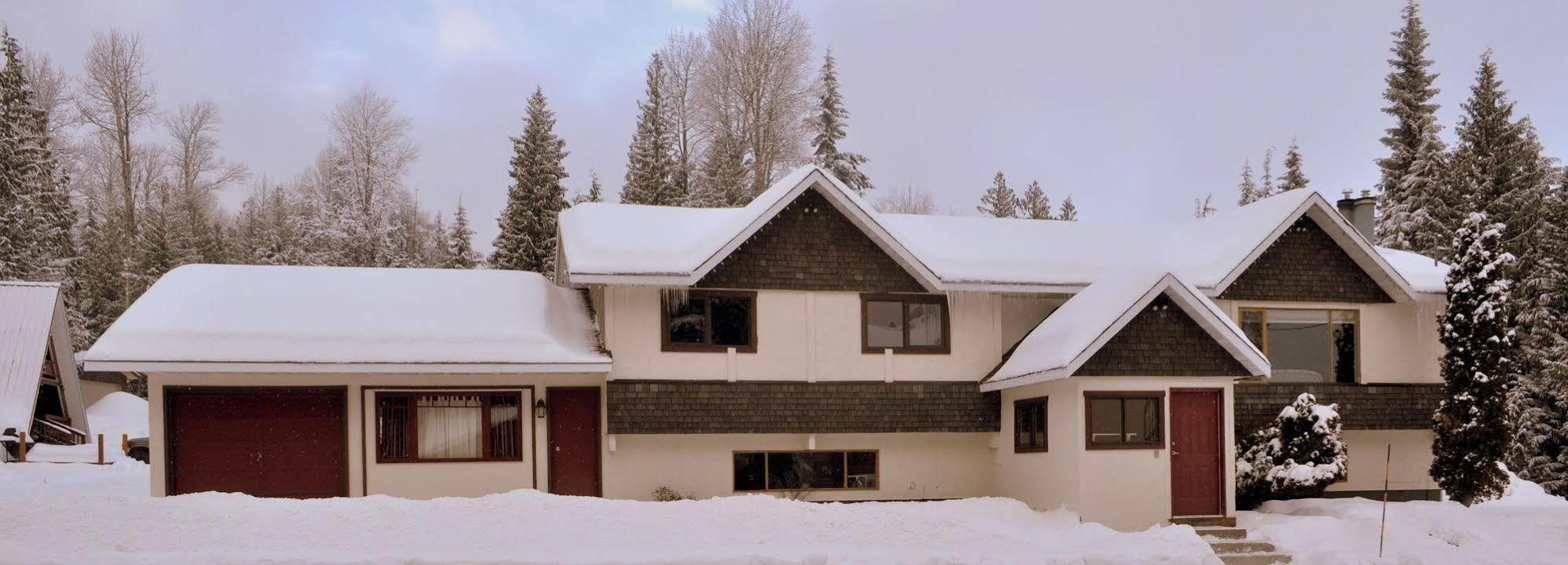 Red Mountain Village Condos Rossland Exterior photo